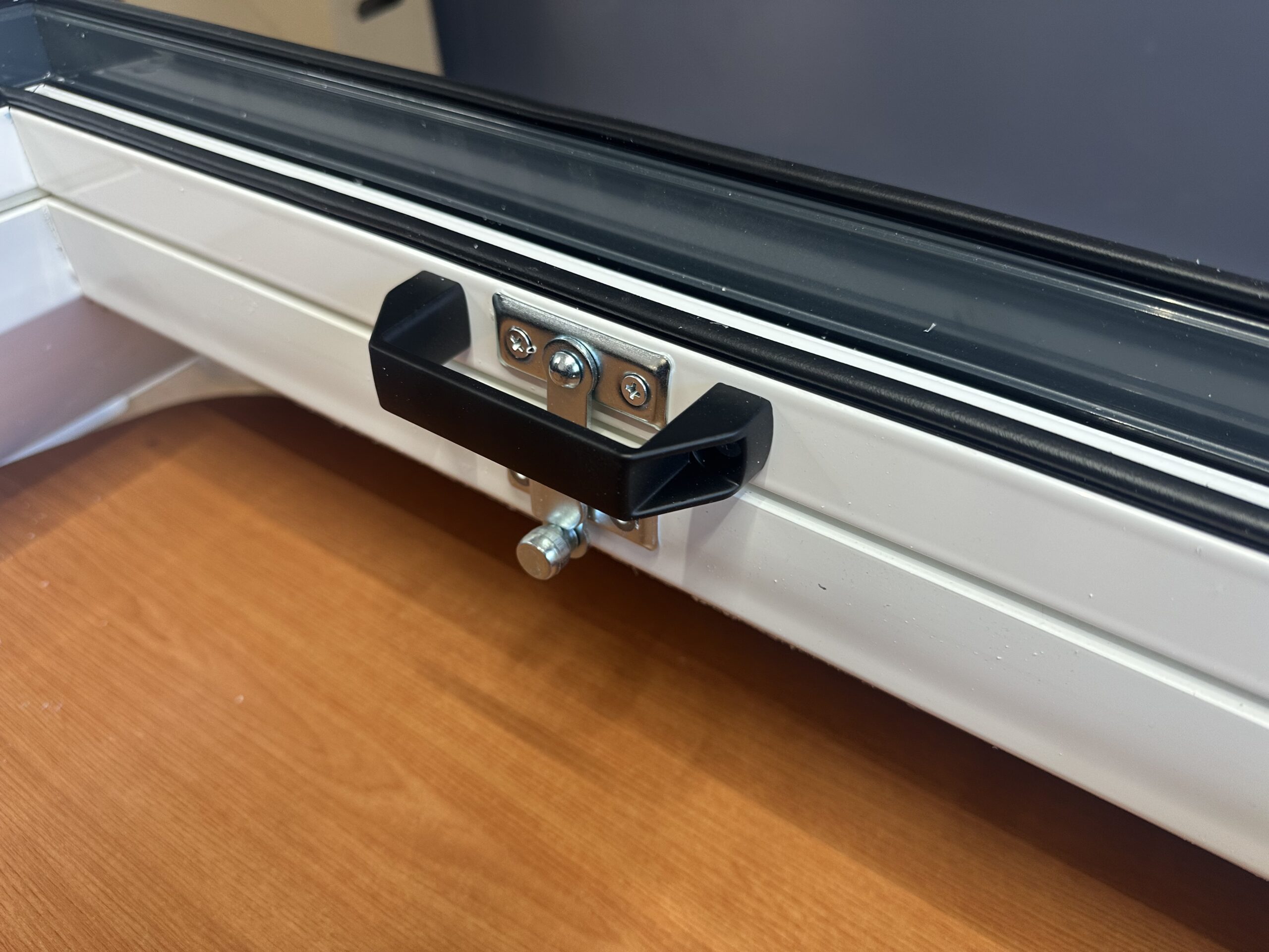 claraboya de acceso con asa para abrir